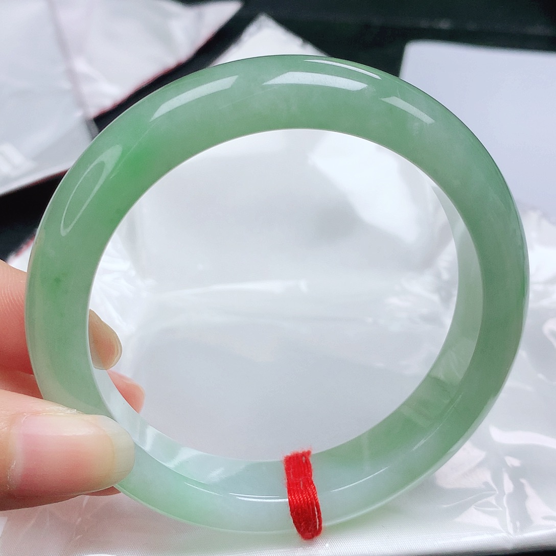 翡翠手镯未镶嵌正