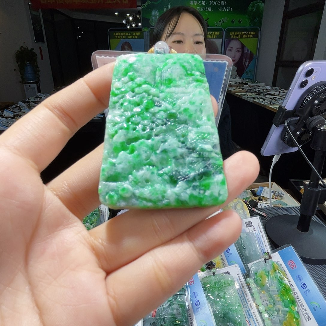 颈饰未镶嵌翡翠一