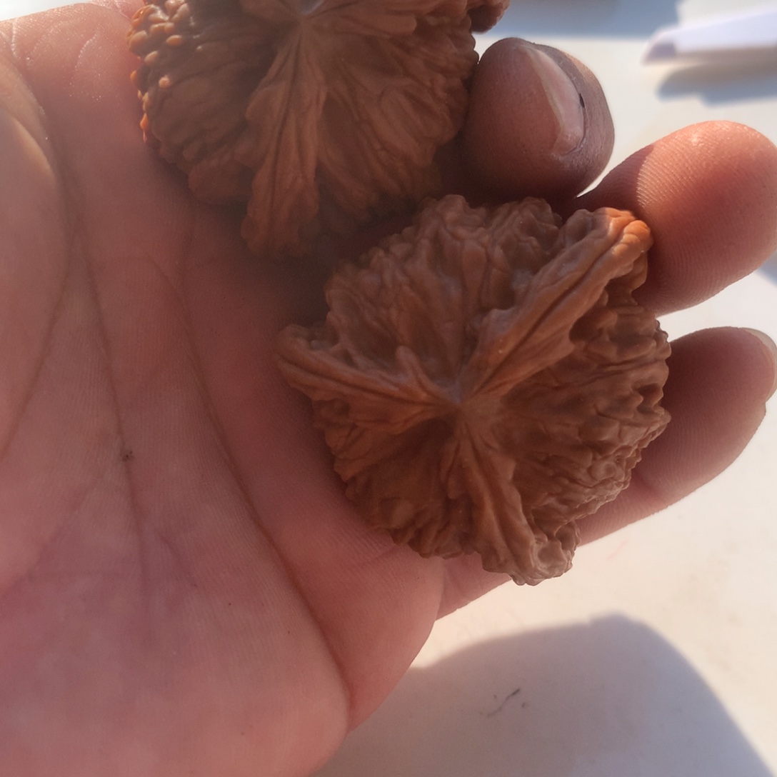 涟***漪文玩核桃吊坠三棱