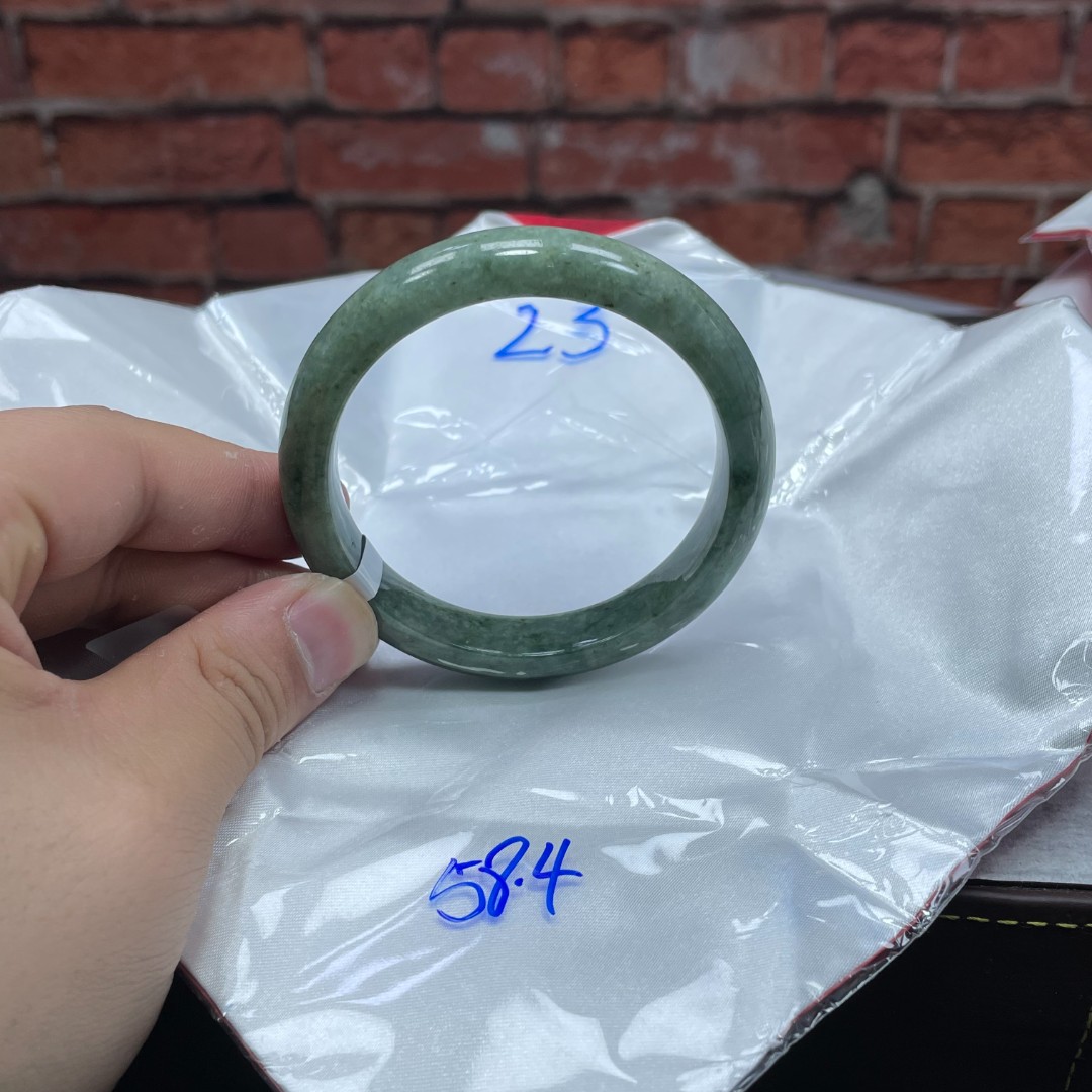 毛货手镯需精细抛光/23