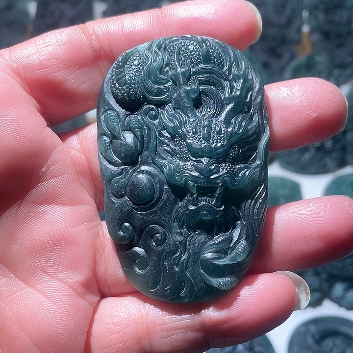 定制翡翠未镶嵌龙