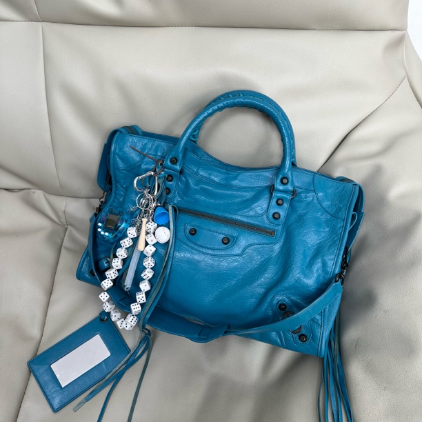 95新 Balenciaga/巴黎世家 湖蓝色小钉中号机车单肩斜挎包包