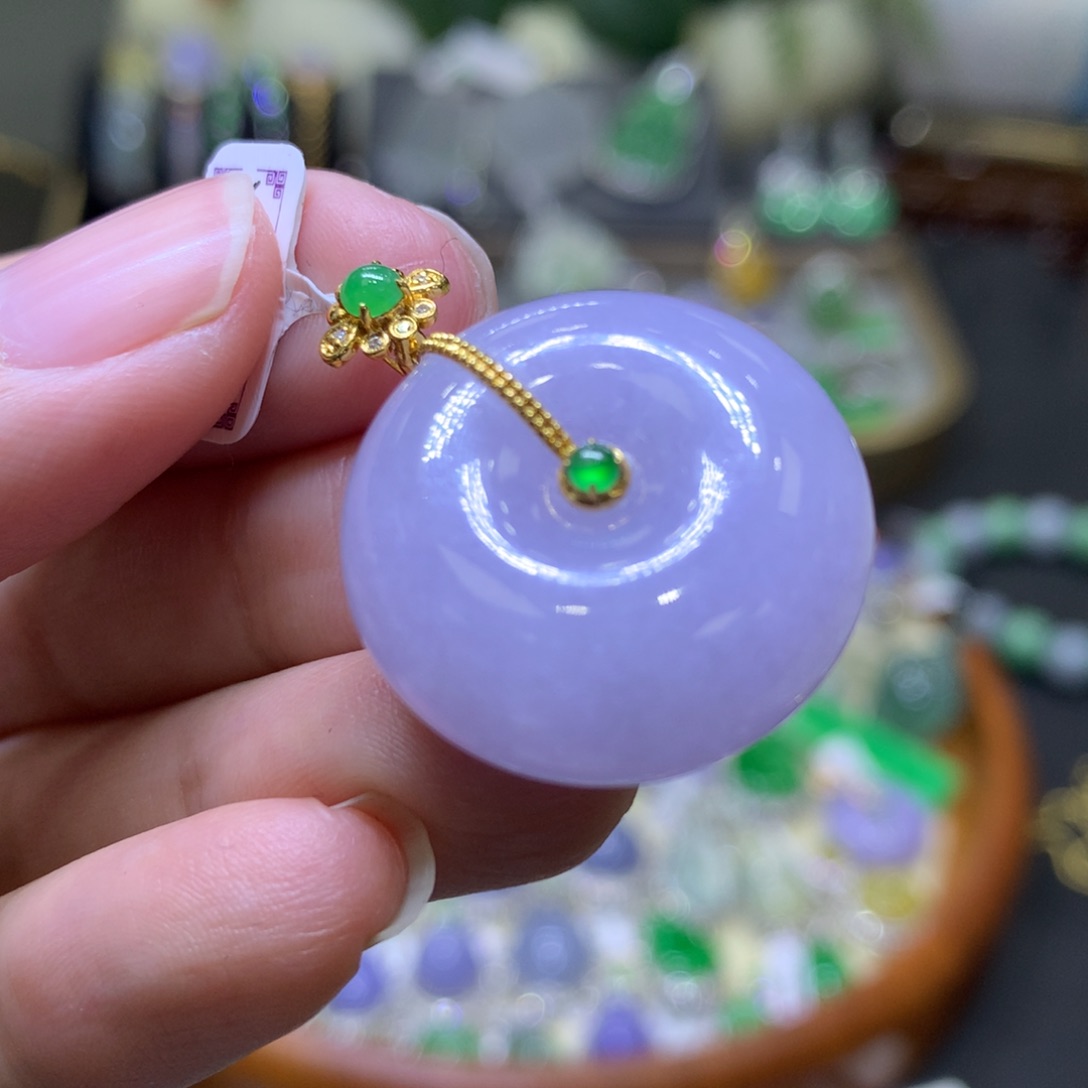 翡翠颈饰18K金镶嵌翡翠吊坠项链