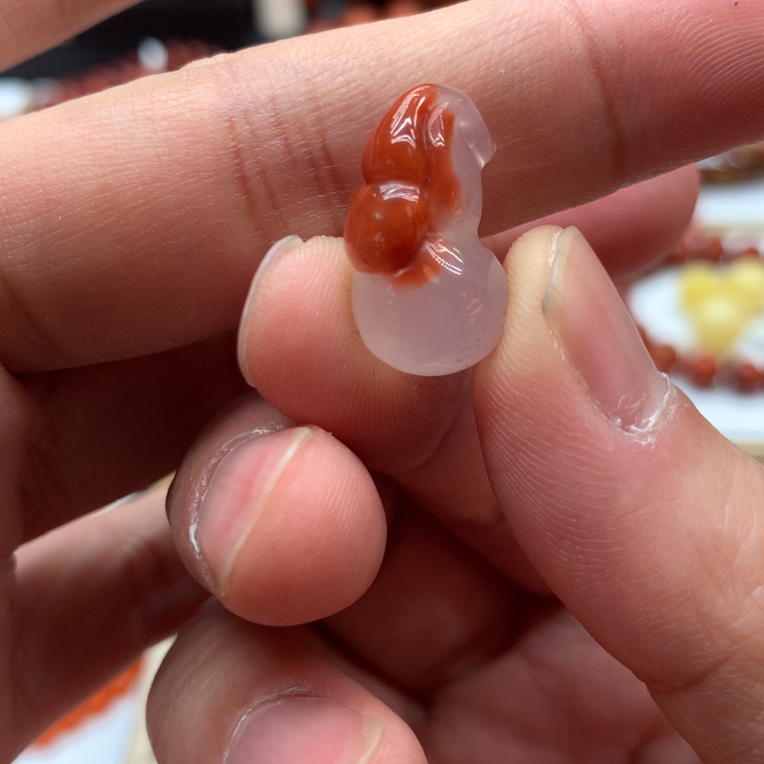 南红玛瑙配饰未镶嵌