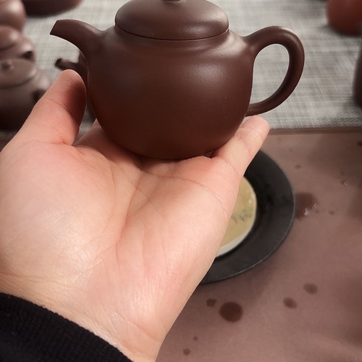 紫砂茶壶茄瓜………………