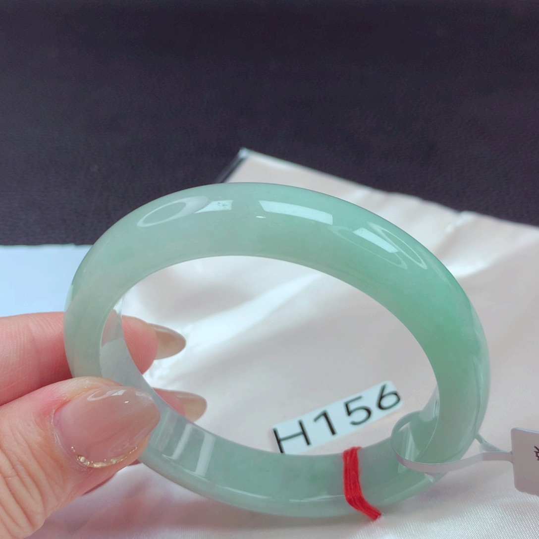 翡翠手镯未镶嵌手镯88