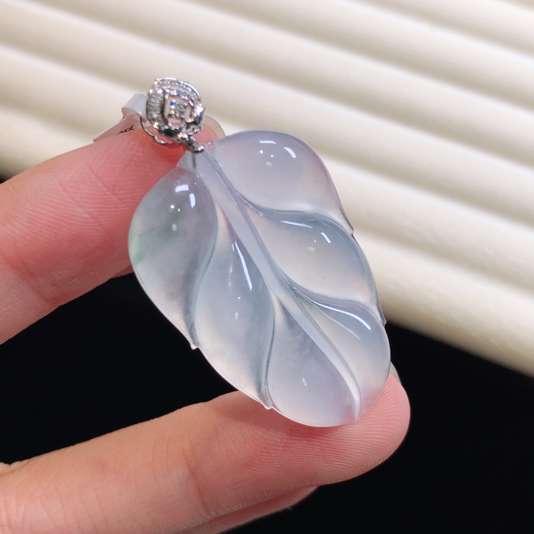 翡翠颈饰18K金镶嵌推荐