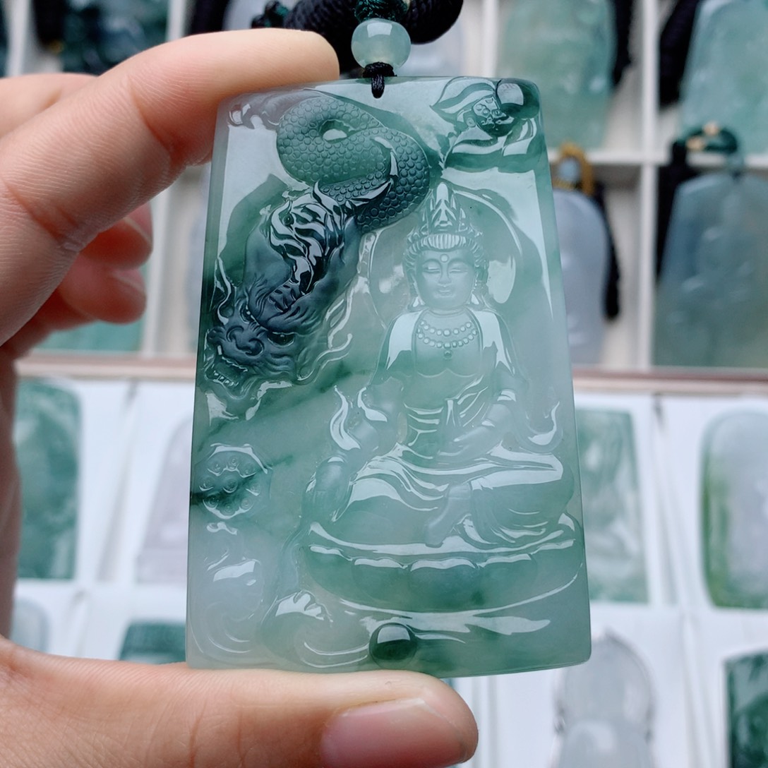 翡翠颈饰未镶嵌大*樂