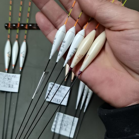 野***￥孔雀羽水波纹Dx14羽毛一套+傲骨E02两支