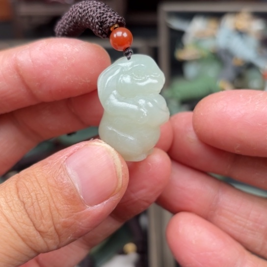 和田玉吊坠未镶嵌