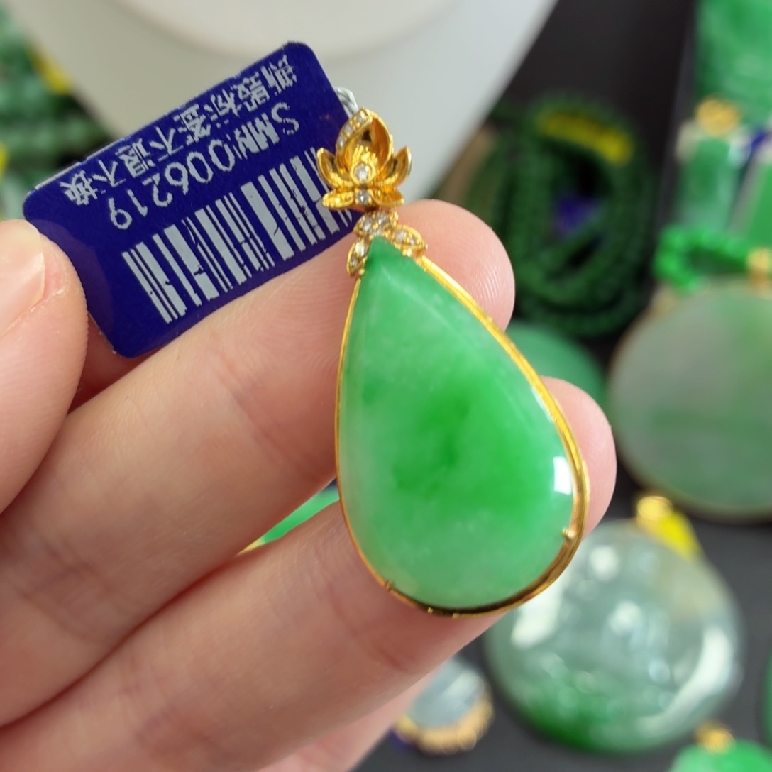 翡翠18K金镶嵌吊坠(不含链)