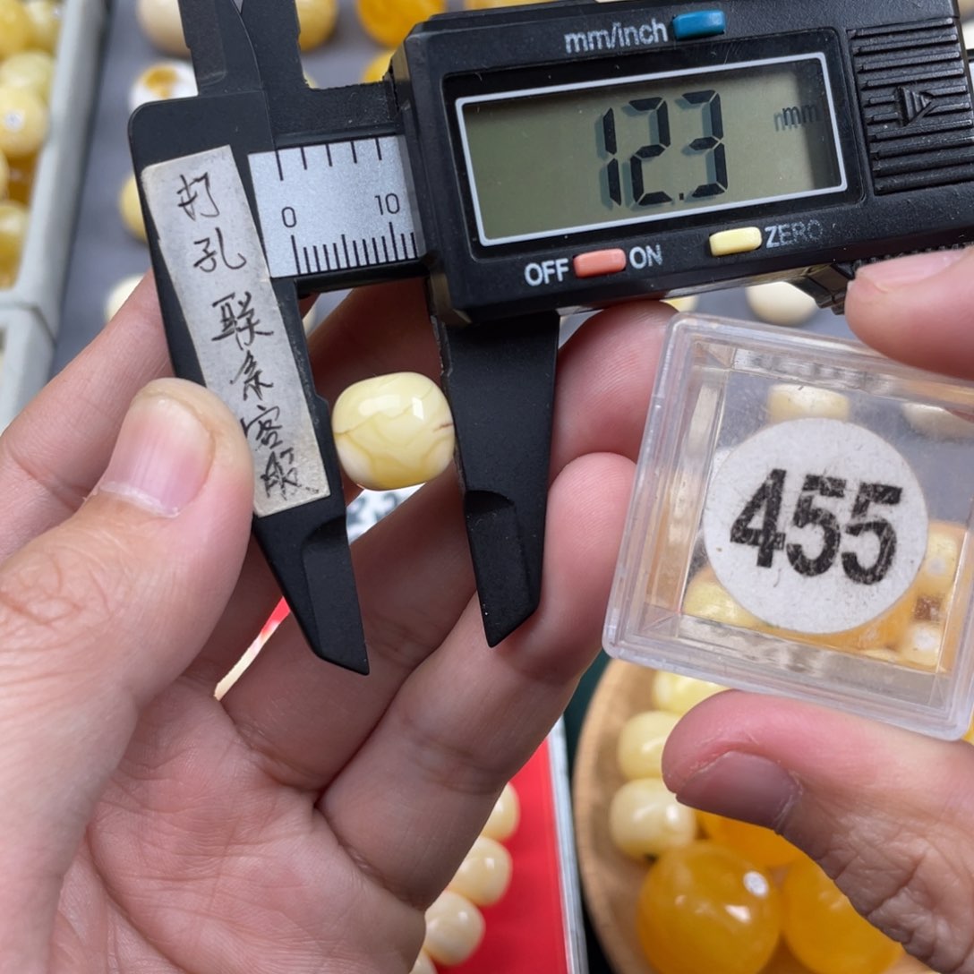 蜜蜡珠宝奇石未镶嵌