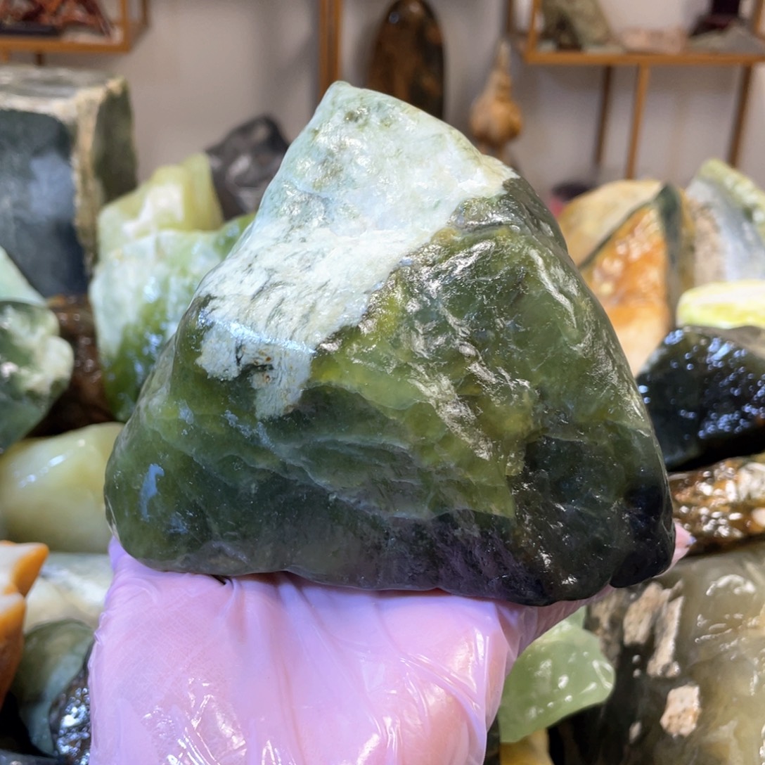 蛇纹石玉未镶嵌中国四大名玉简易