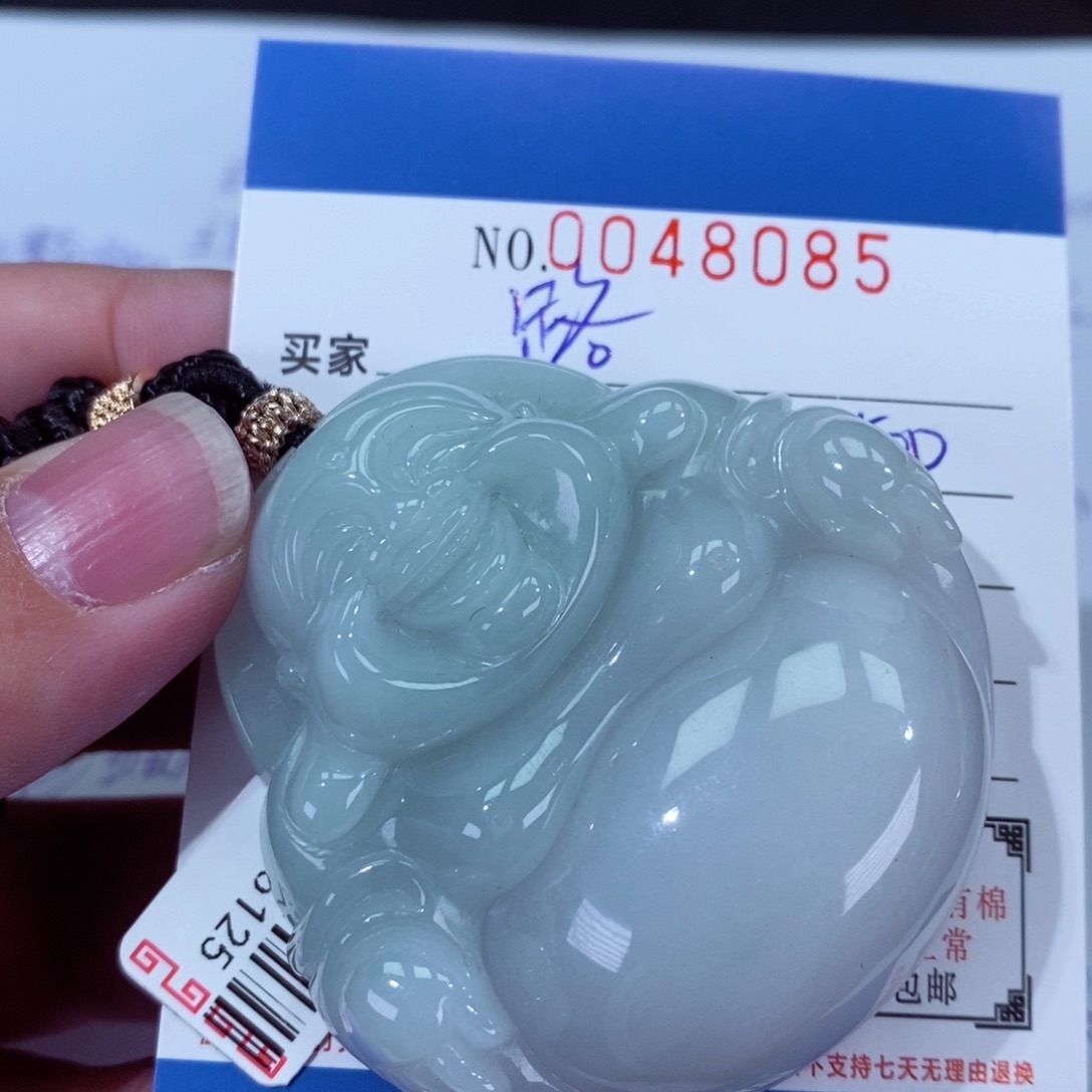 翡翠颈饰未镶嵌路*