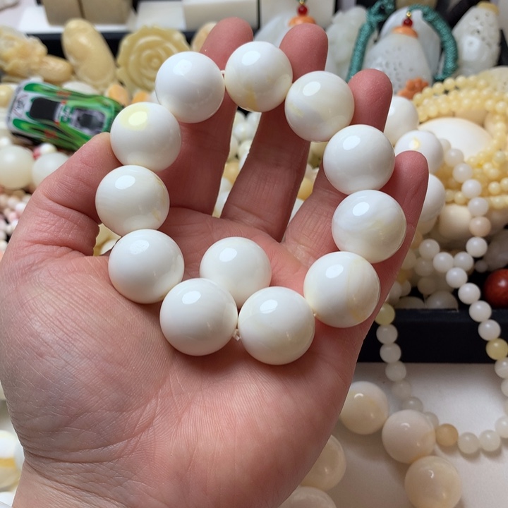 大果紫檀（缅甸花梨）2.0俏色11颗带配珠