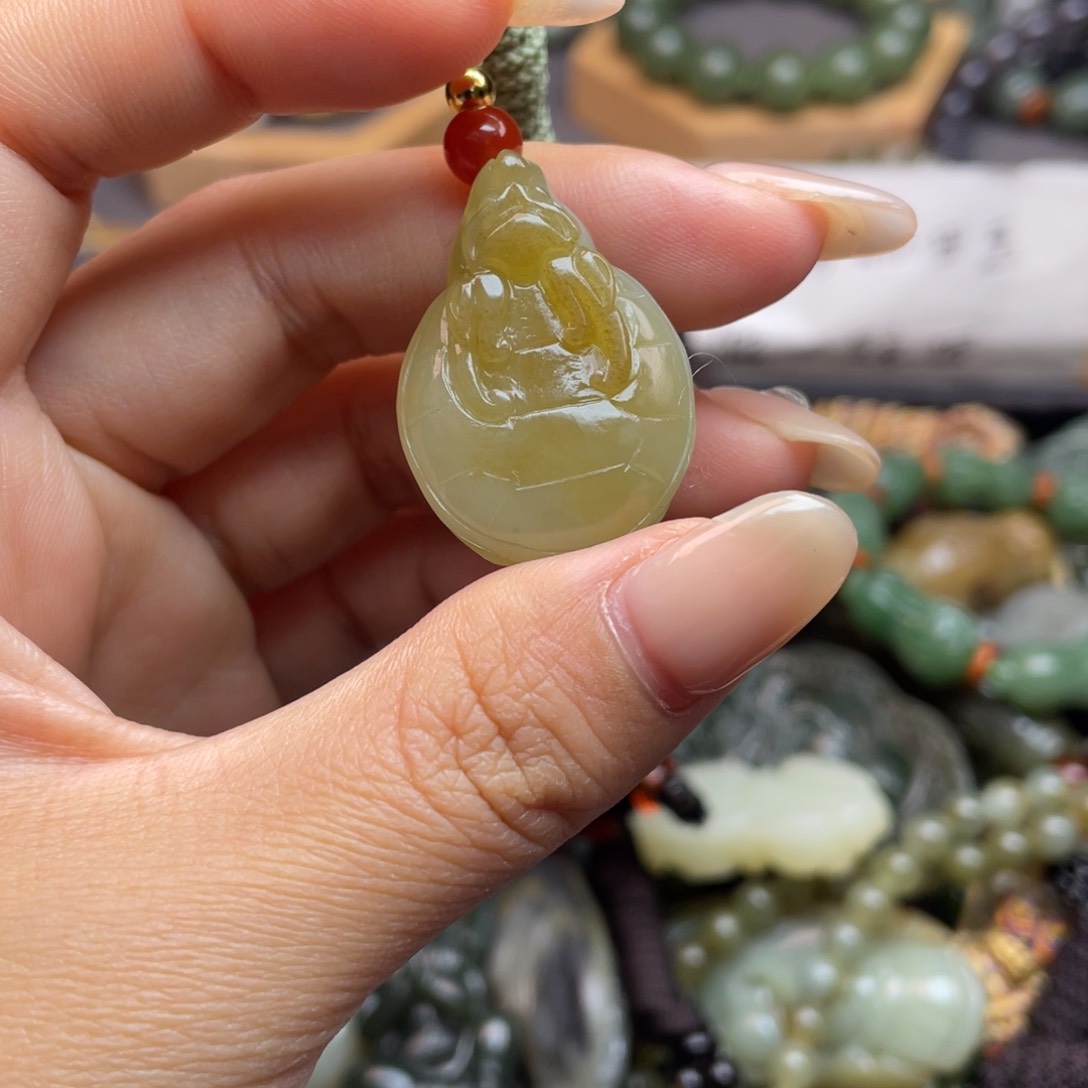 和田玉颈饰未镶嵌