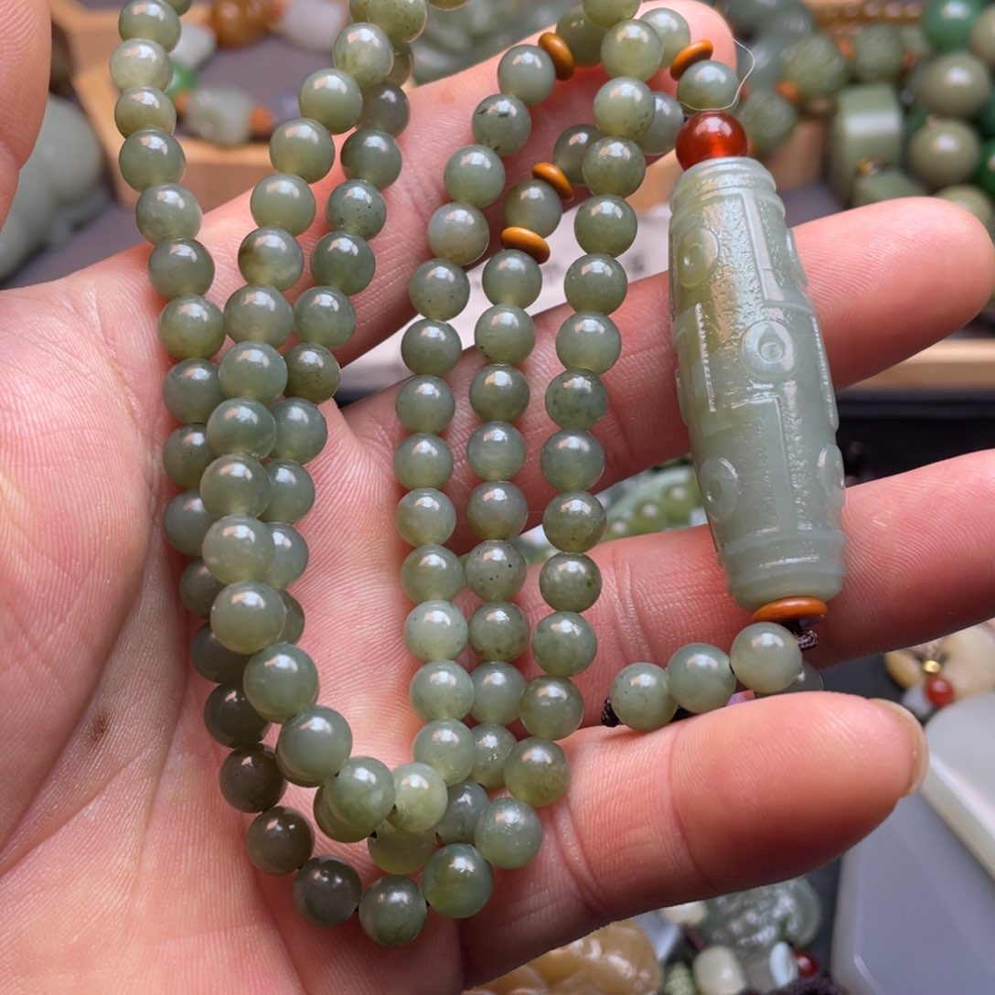 和田玉颈饰未镶嵌