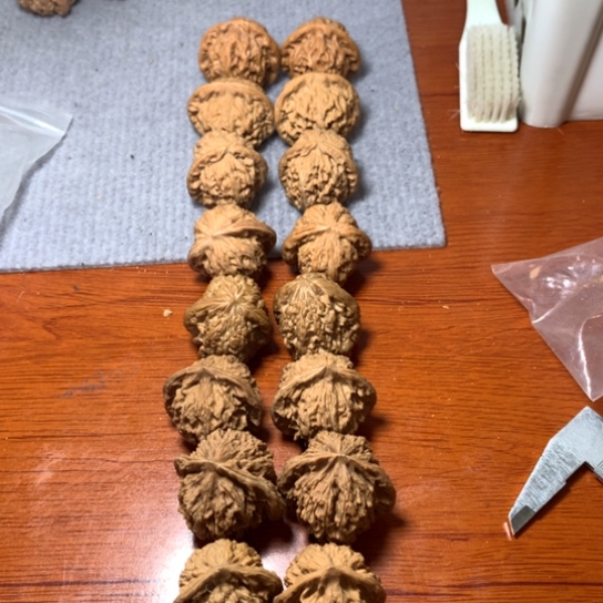 文玩核桃吊坠一堆