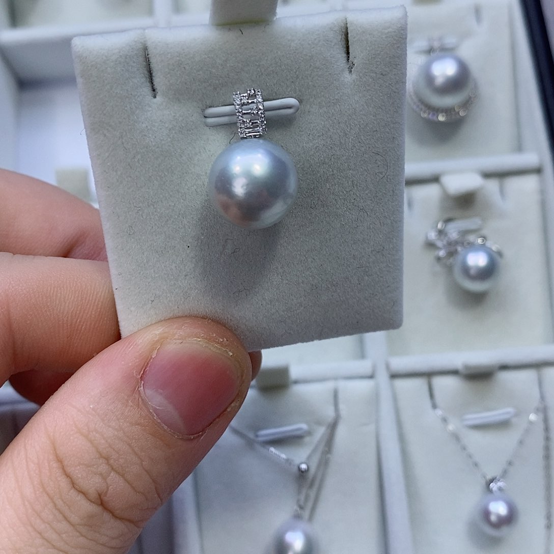 海水珍珠颈饰18K金镶嵌