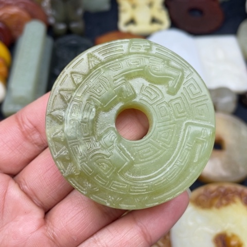 蛇纹石玉颈饰未镶嵌11