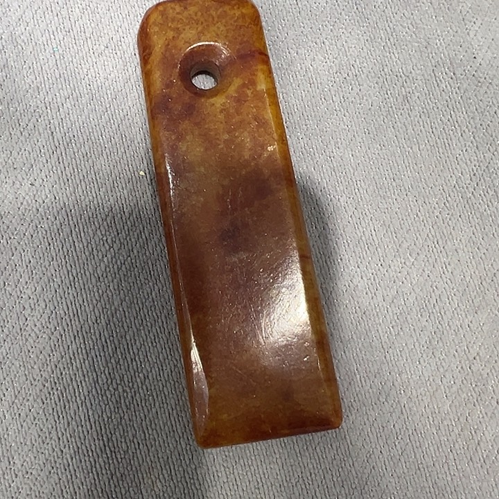 软玉未镶嵌颈饰把件