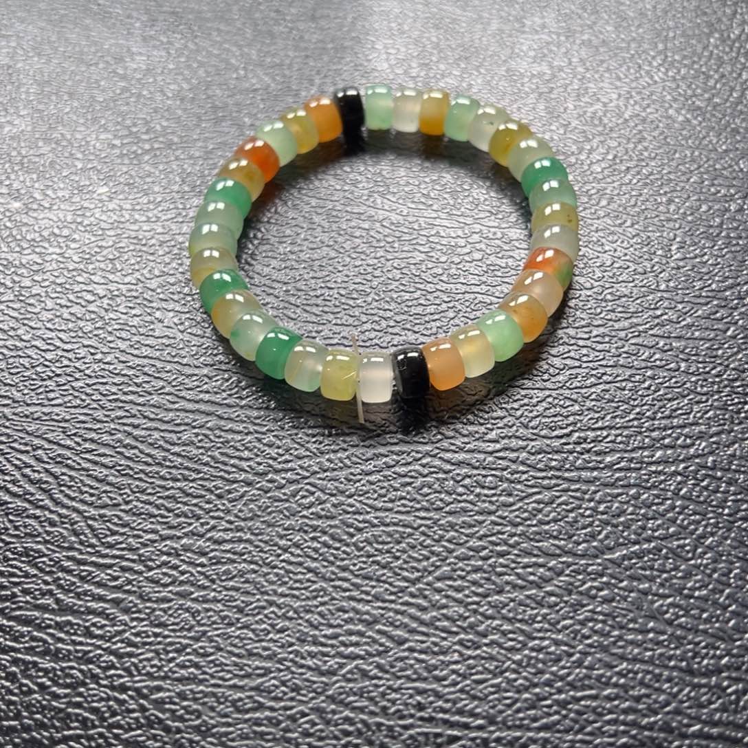 周***室石英质玉（非洲翠）未镶嵌手串