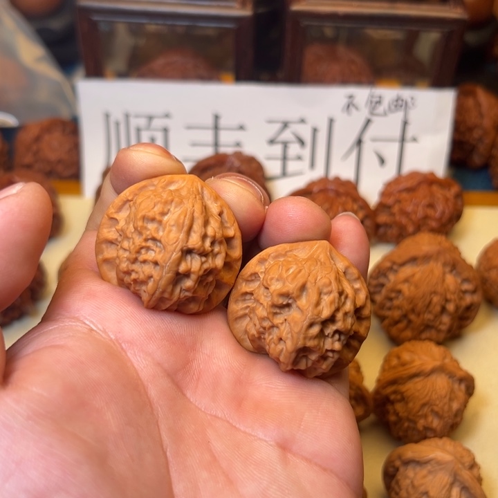 方***佟吊坠桃核哈哈哈哈哈