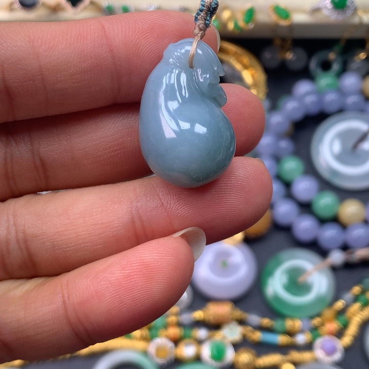 翡翠未镶嵌颈饰福袋