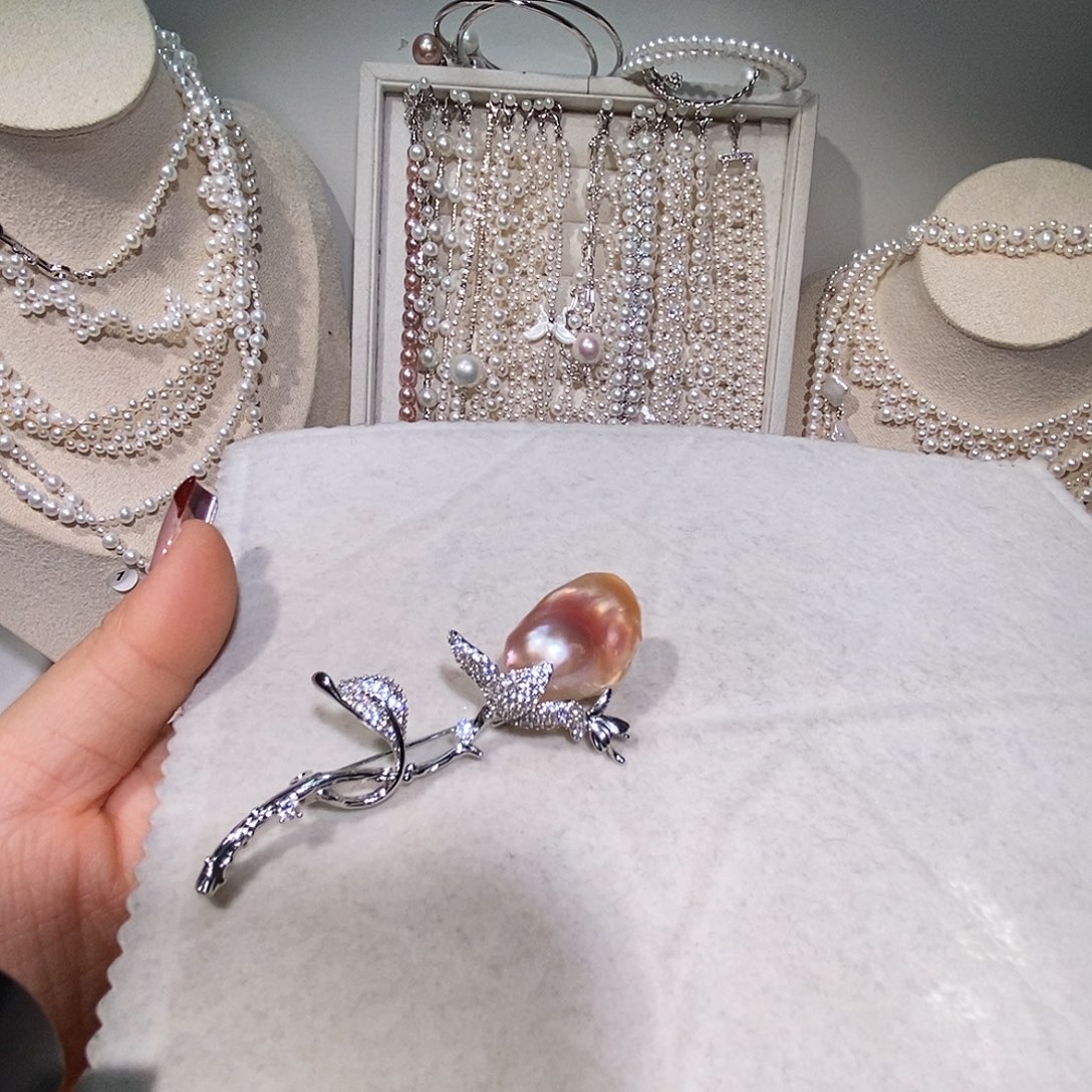 未镶嵌淡水珍珠胸饰巴洛克胸针