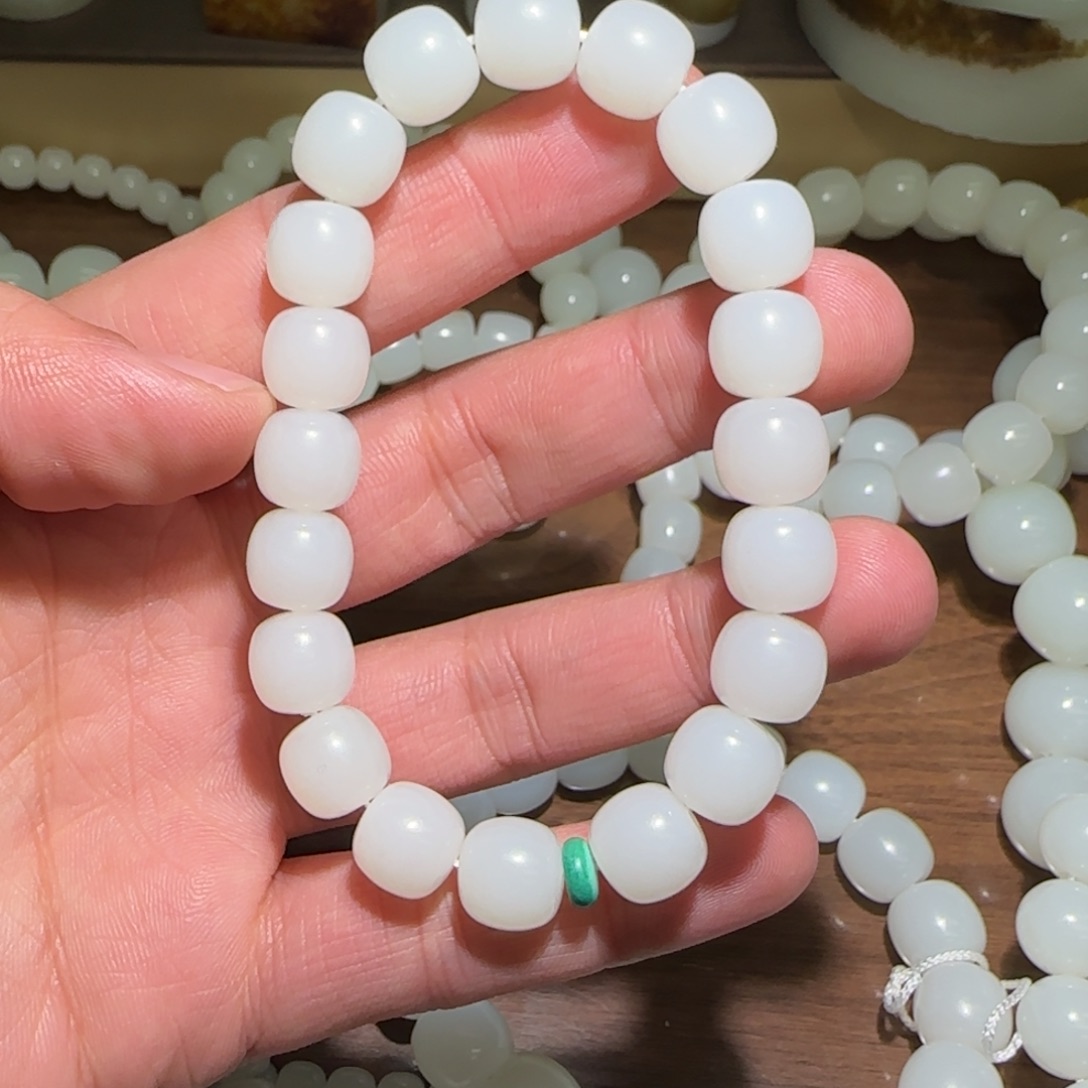 和田玉颈饰未镶嵌是****～