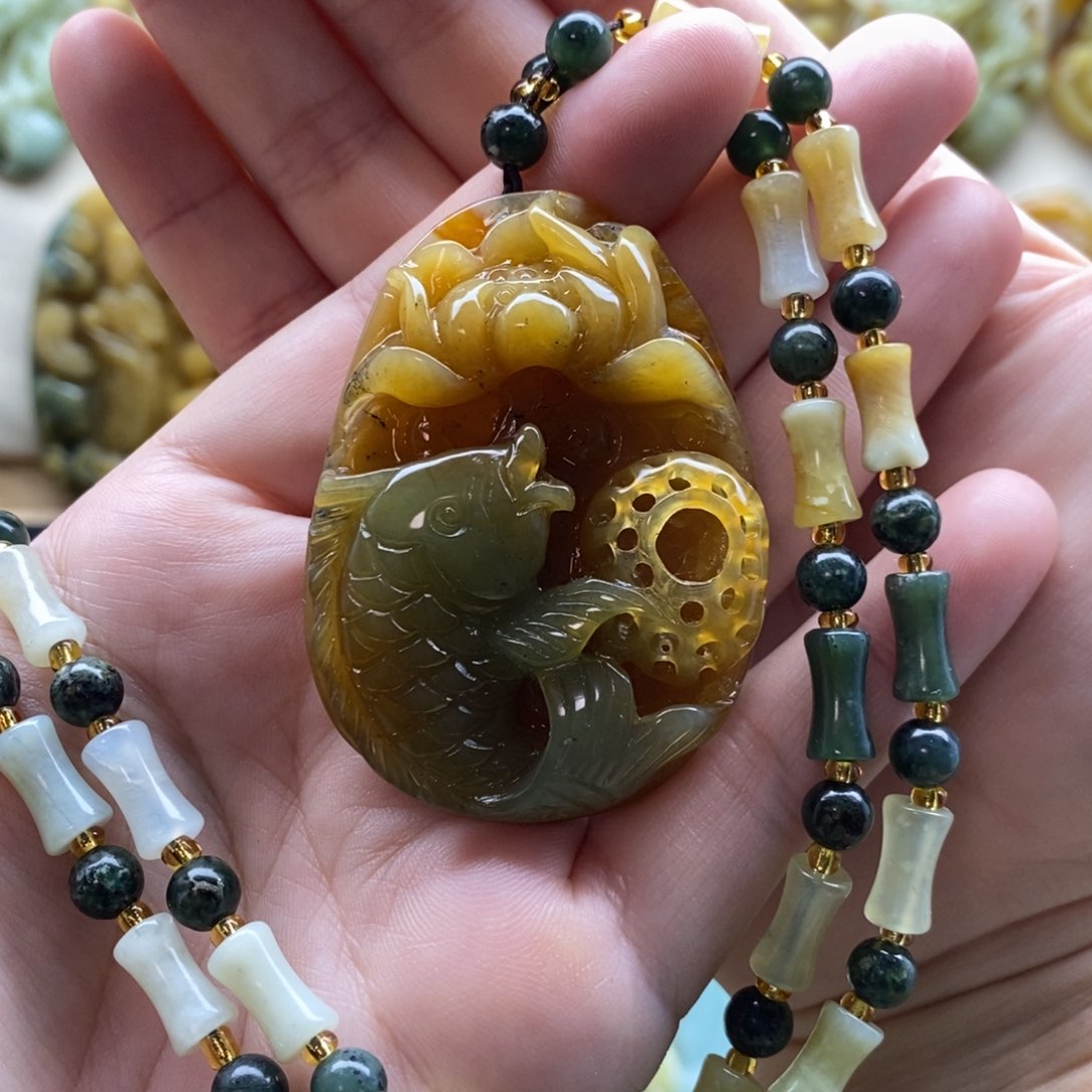 【闪购商品】岫玉颈饰未镶嵌莲花鱼