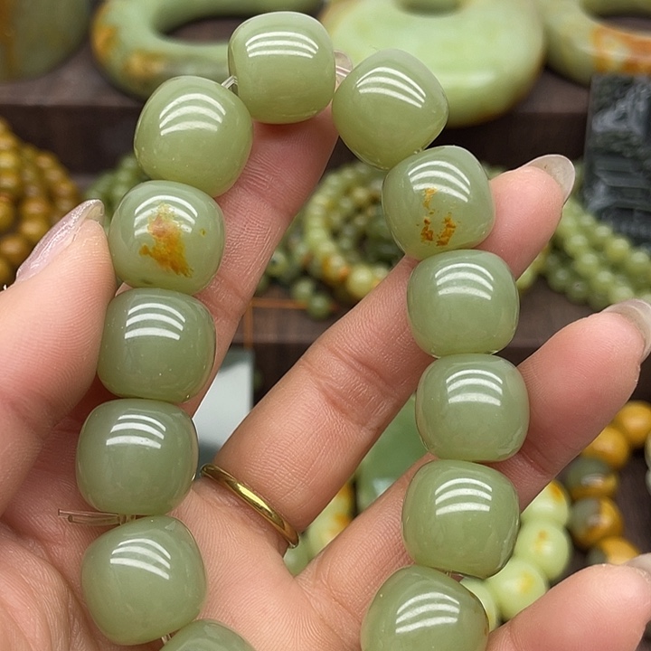 岫岩河磨玉（透闪石质玉）未镶嵌手链