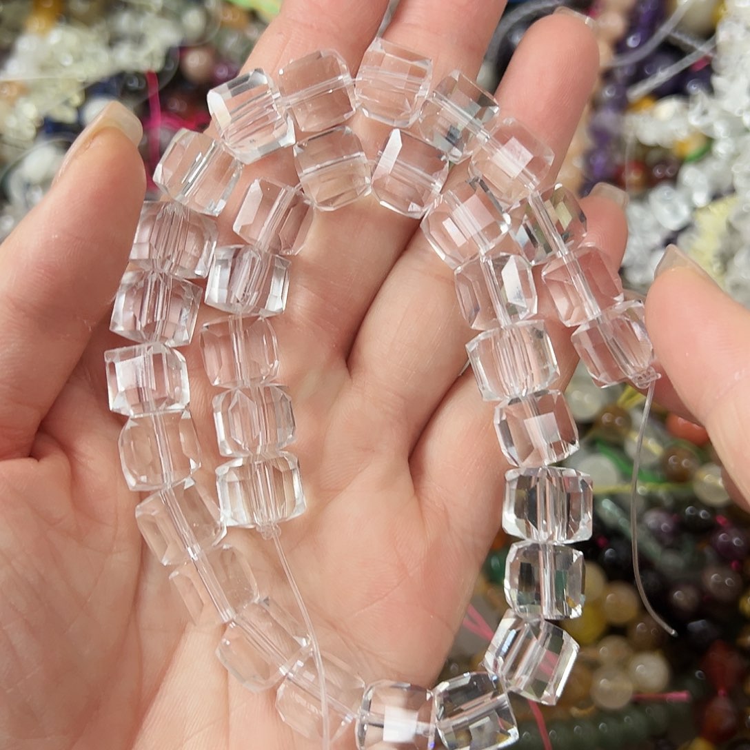 玛瑙/玉髓未镶嵌珠宝半成品，卡10压电白水晶方糖33颗