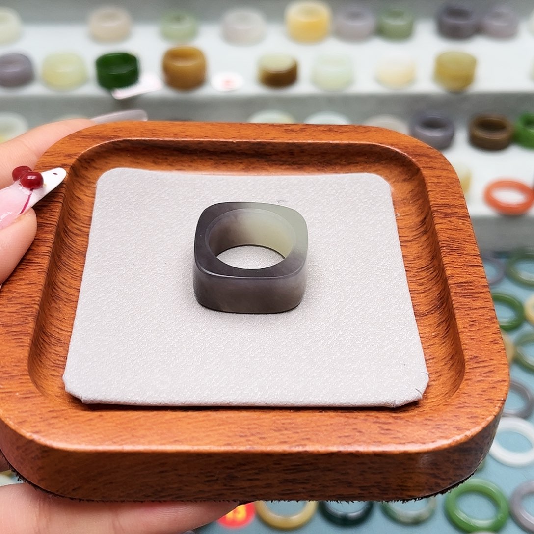 和田玉戒指未镶嵌内径18.2 可以带16号手指