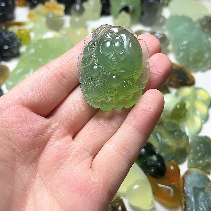 未镶嵌蛇纹石玉颈饰嘟*嘟
