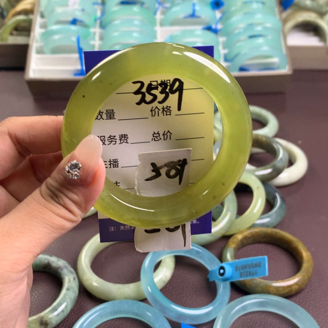 蛇纹石玉未镶嵌手镯3539
