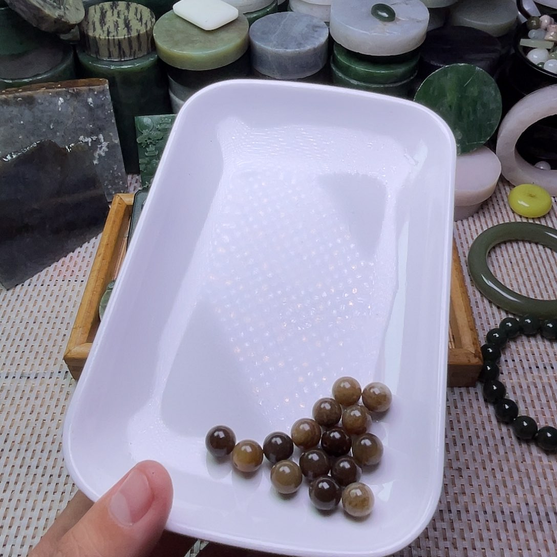 未镶嵌和田玉车挂有孔