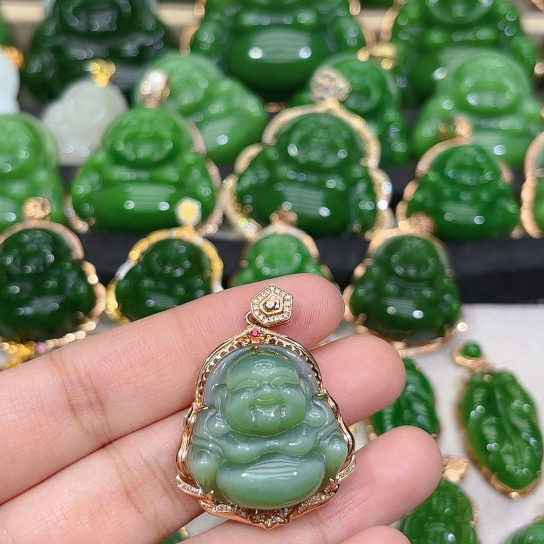 和田玉（碧玉）颈饰18K金镶嵌