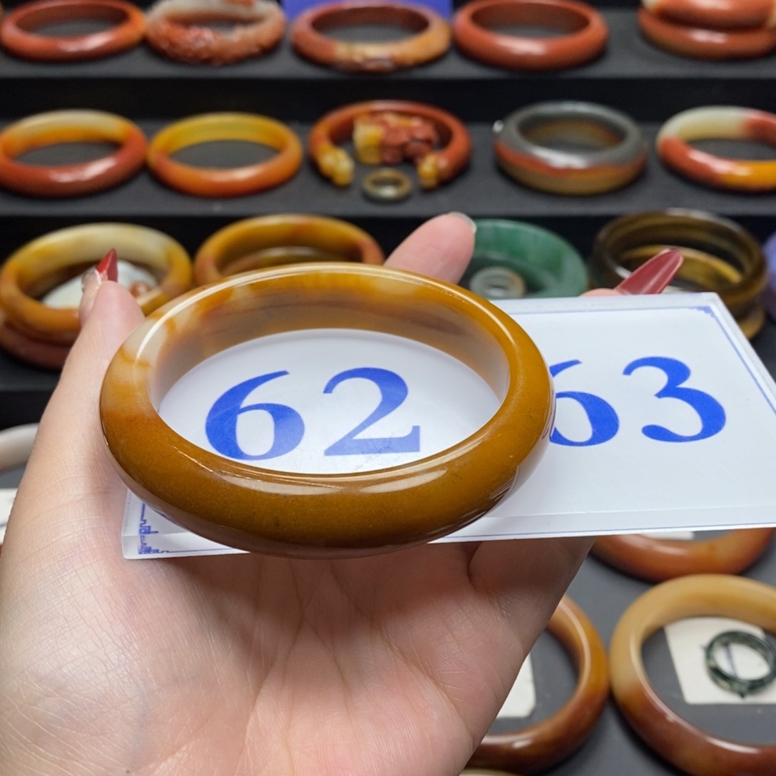 石英质玉（黄龙玉）手镯未镶嵌