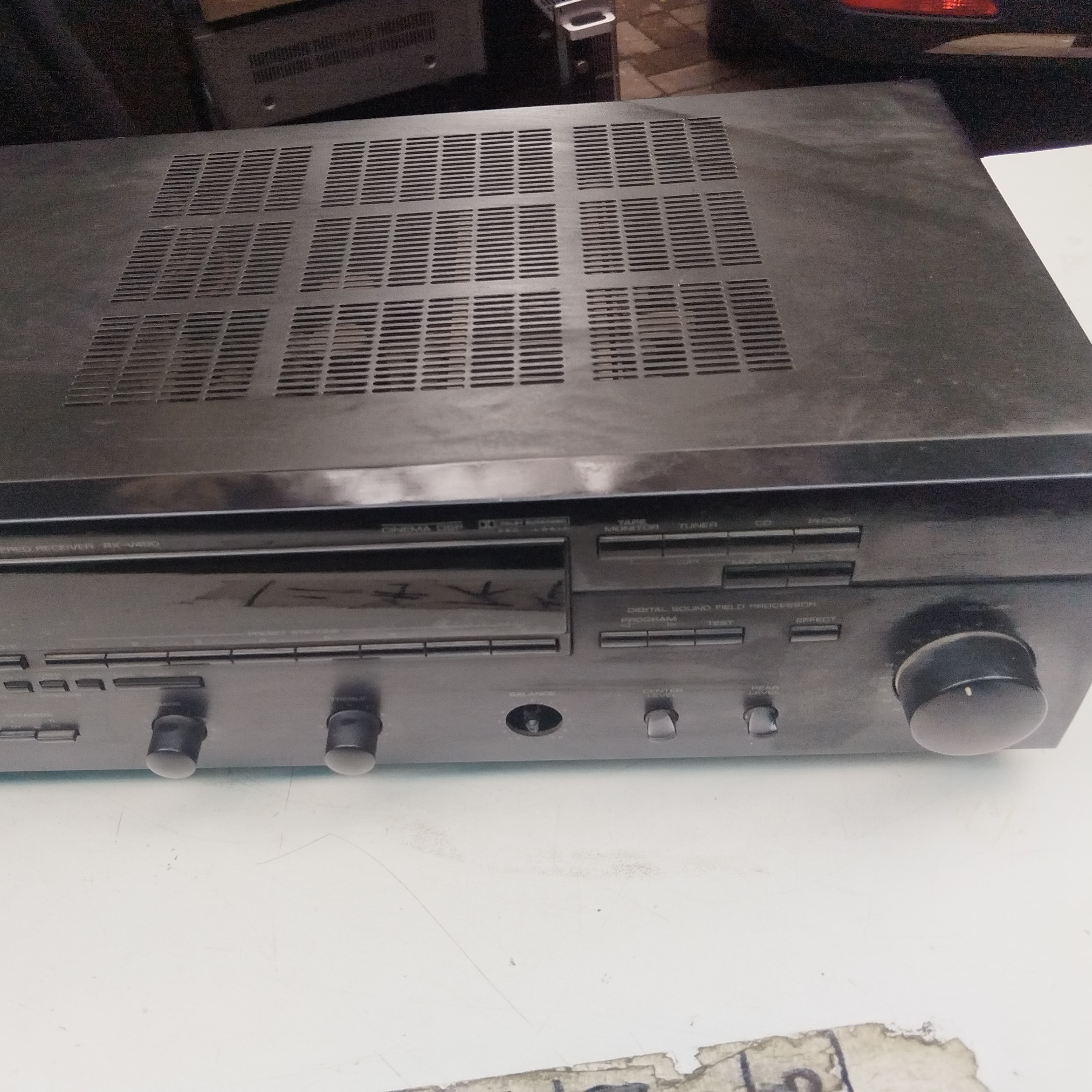 8新  雅马功放一台，成色如图，不包邮费，不支持七天无理由退货