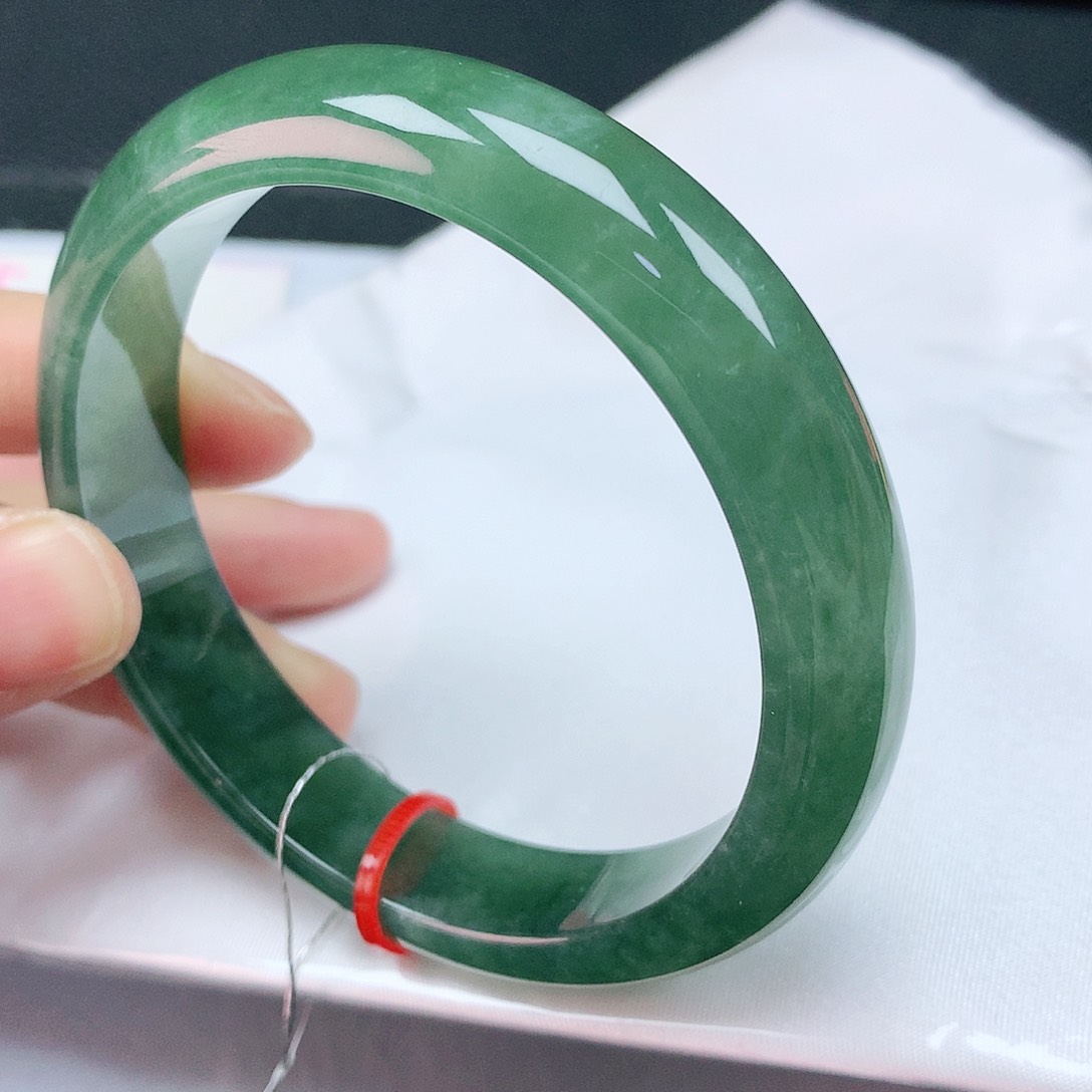 翡翠手镯未镶嵌59圈