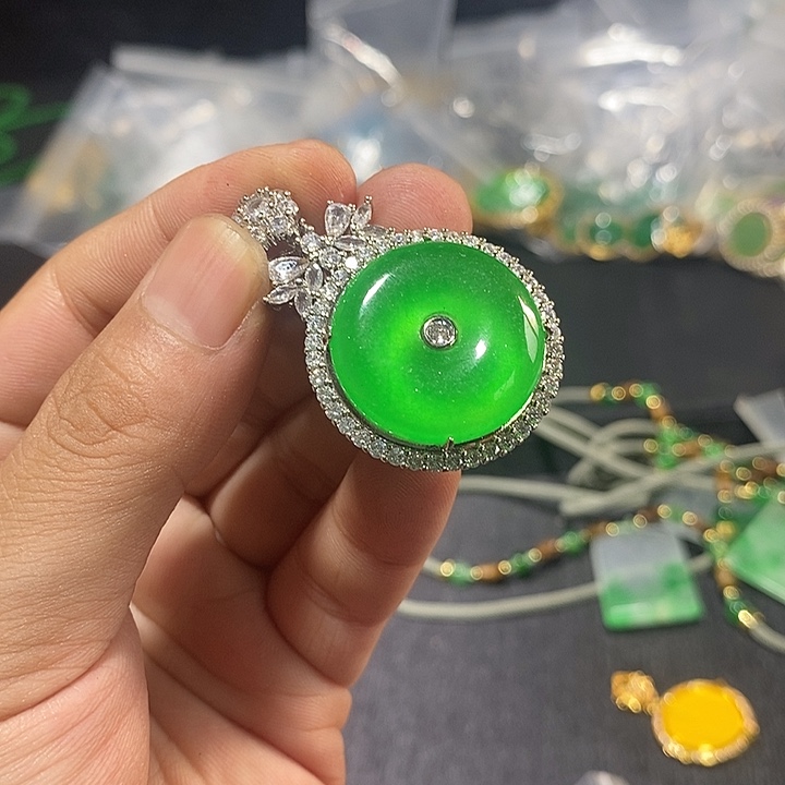 翡翠颈饰未镶嵌价格