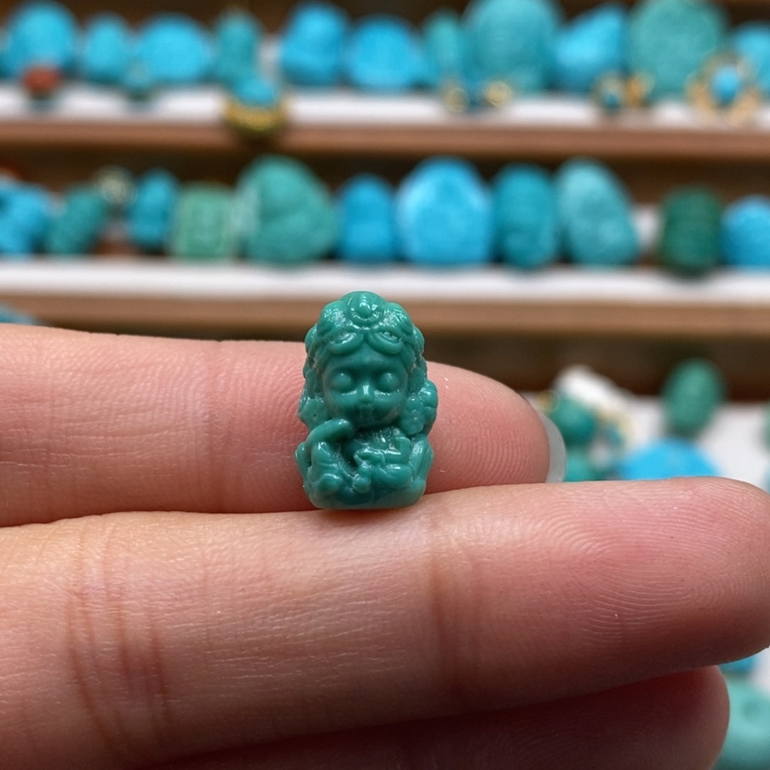 绿松石颈饰未镶嵌