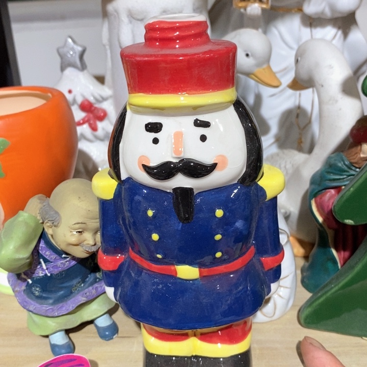 摆件陶瓷树脂家居摆件位下