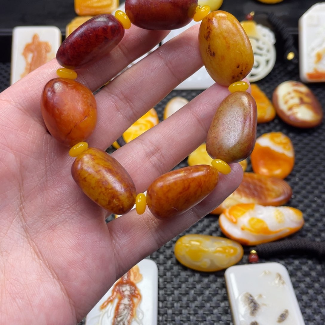 颈饰未镶嵌和田玉