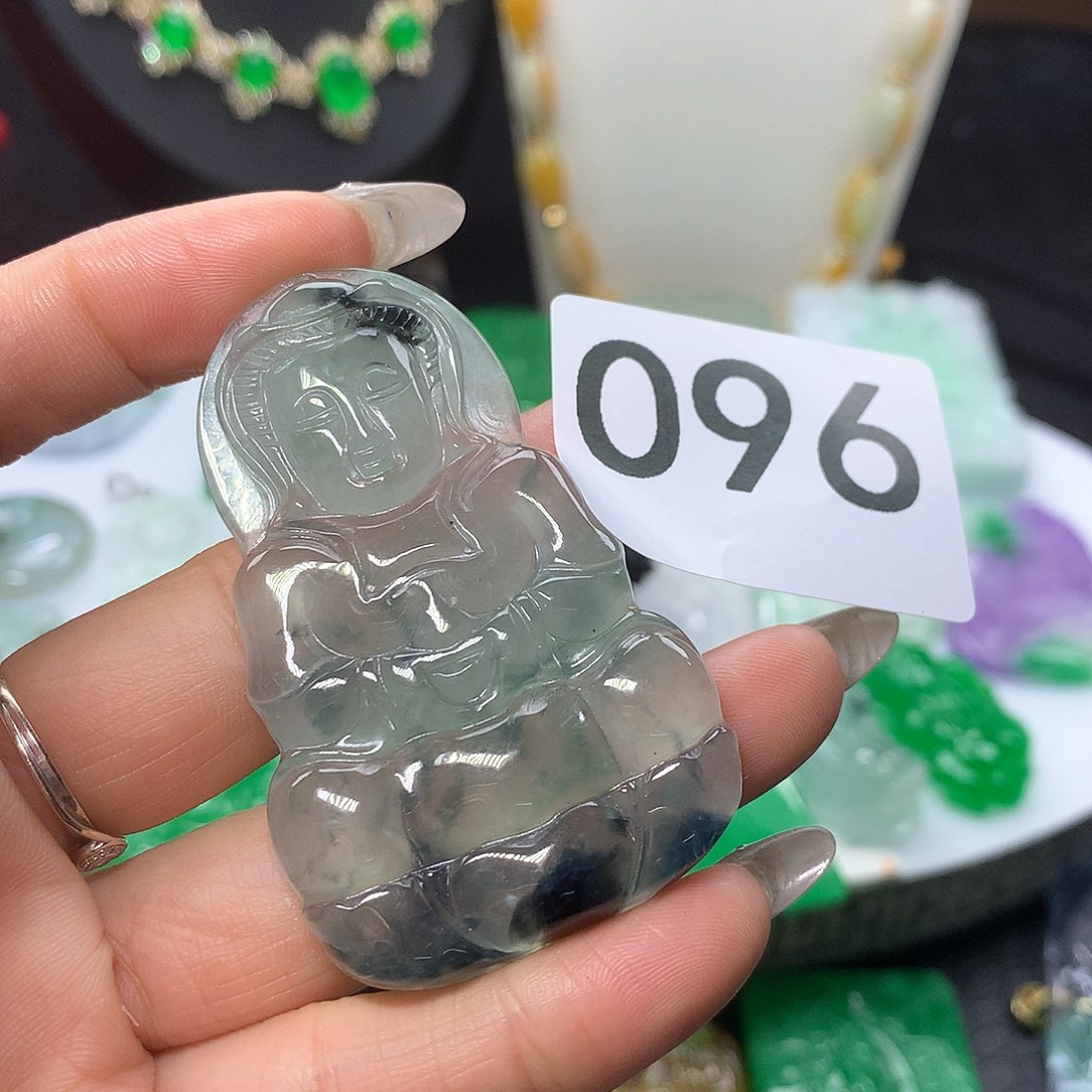 翡翠吊坠(赠链)未镶嵌