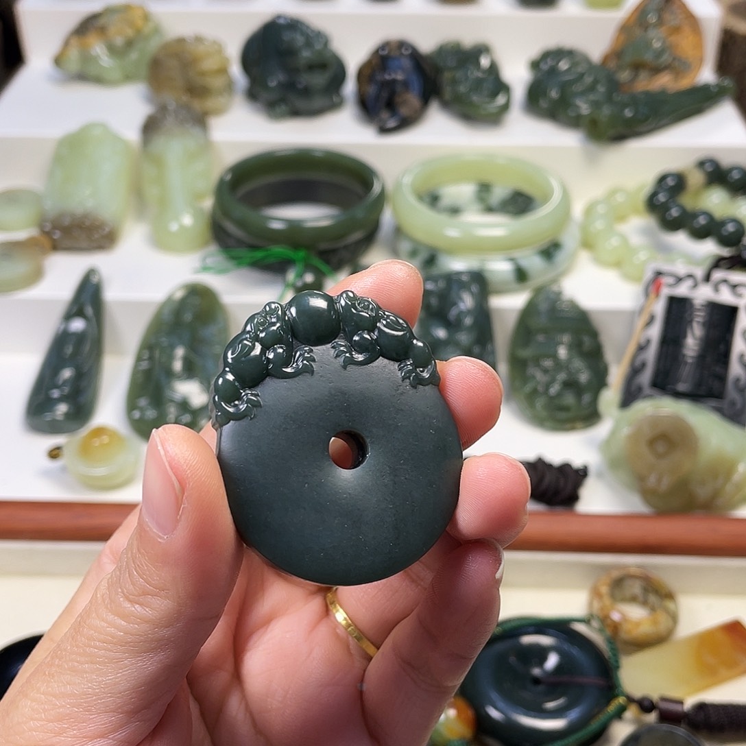 和田玉（糖玉）未镶嵌颈饰