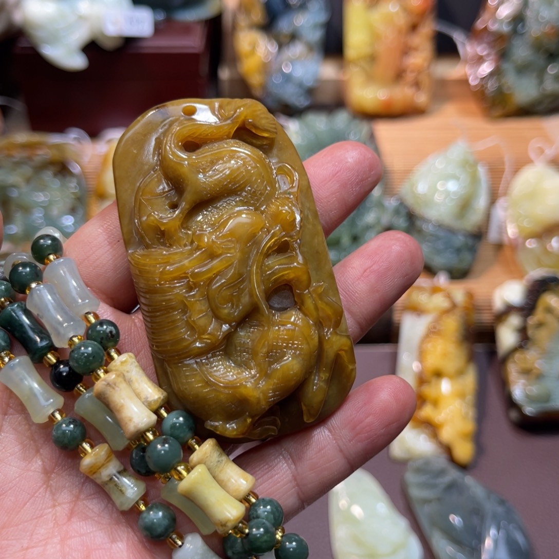 蛇纹石玉未镶嵌吊坠(赠链)