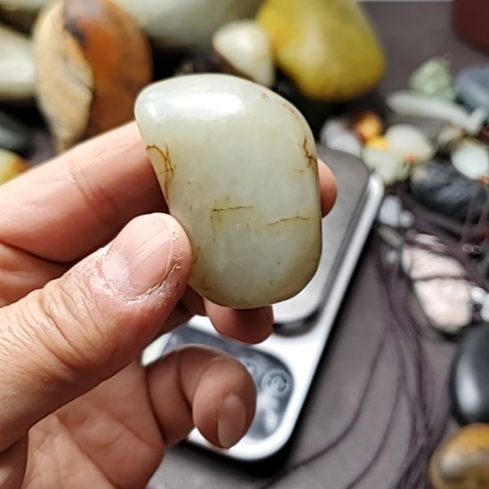 和田玉未镶嵌把件