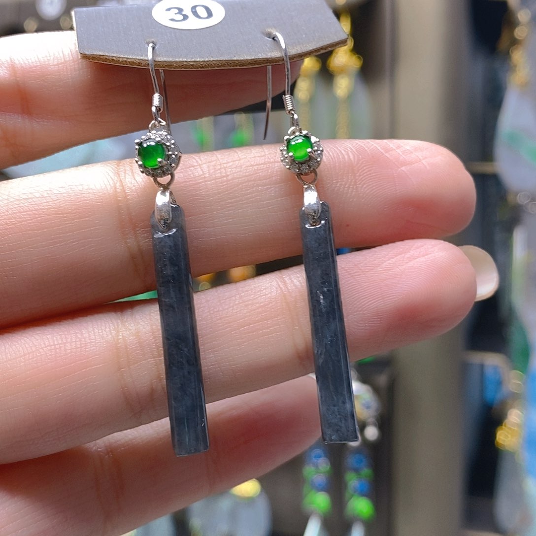 未镶嵌翡翠耳饰翡翠